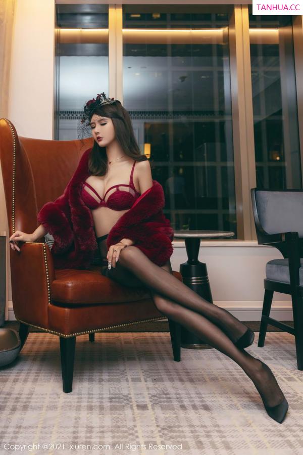 SOLO-尹菲  [XiuRen]高清写真图 2021.06.16 VOL.3548 Emily尹菲第6张图片